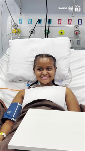 🦷💙 A saúde bucal não pode ser deixada de ladoPara pacientes internados nas UTIs da SaúdeGovRJ, a higiene oral é essencial para evitar complicações. A saúde bucal faz parte da rotina de cuidados dentro dos hospitais, e é um pilar importante no bem-estar e na melhoria do quadro clínico dos pacientes. #SaudeBucal @govrj | Secretaria de Estado de Saúde