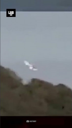 Multiple UFOs Spotted in England’s Sky – Caught On Camera! #uap #shorts #alien #lab360