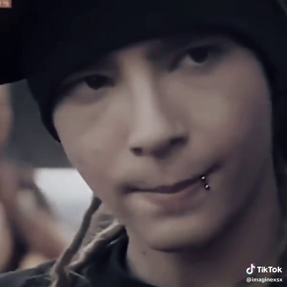 #TOMKAULITZ || goodbye everyone in my class failed the test so were having a retake😭 #tokiohotel #tomkaulitzedit #tomkaulitztokiohotel #fyp #2000s #foryoupage