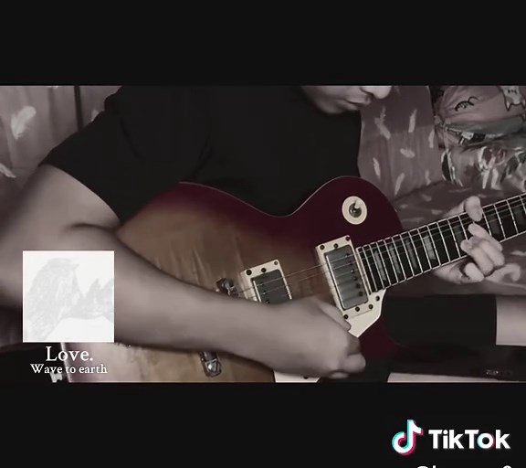 Love Wave to Earth Guitar Cover
