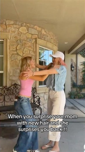 When you surprise your mom with new hair… #pinkhair #twins #surprise #newvideo