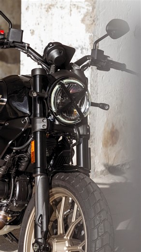 Have you seen the new Scrambler Full Throttle? Where flat track racing thrills meet urban style. With its bold black-and-bronze livery, sporty attitude, and unmistakable Scrambler DNA, this bike is built for those who crave a dynamic ride with a touch of post-heritage flair. Not just dark. Midnight bold. https://ducat.it/ScramblerDucati #Scrambler #FullThrottle #DucatiFullThrottle | Scrambler Ducati