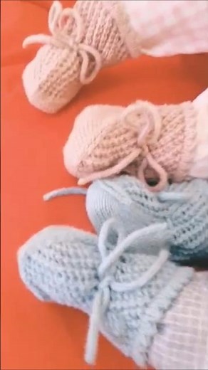 Baby Booties by LusiKnits