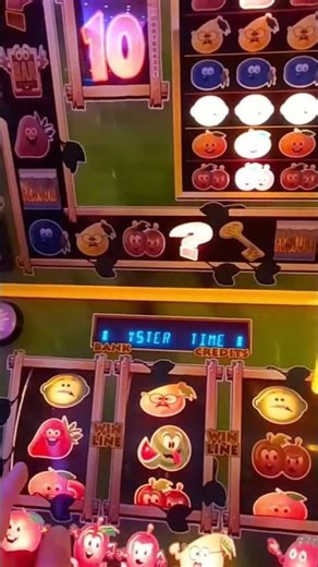 Playing The Crazy Fruits Machine In The Arcades