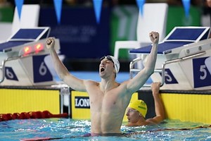 Commonwealth Games 2014: Scotland swimmer Daniel Wallace cries for freedom Braveheart style after winning gold