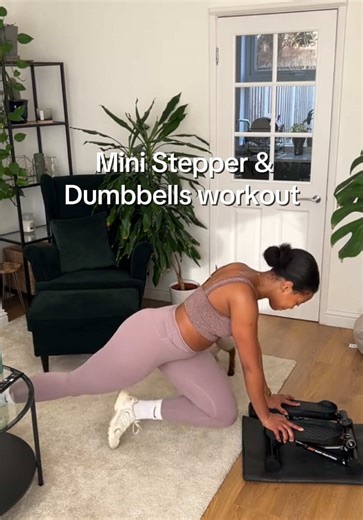 Mini stepper and dumbbells #thestepclub #ministepperworkout #ministepper
