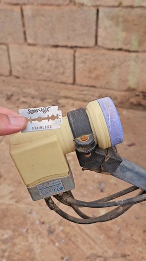 طريقة حصول على إشارة قوية #simple_inventions #اختراعات #experiment #ابتكار #smartphone #diy | إختراعات/inventions