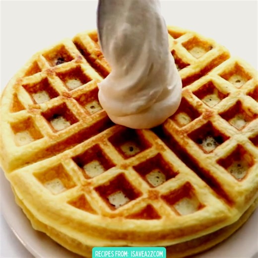 9.8K views · 264 reactions | Low carb and keto friendly fluffy waffles recipe: https://www.isavea2z.com/low-carb-keto-fluffy-waffles-recipe/ | Keto Friendly Recipes | Facebook