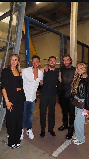 Still buzzing from the other night performing at the o2 arena. @stayingrelevantpodcast @p_wicks01 @samthompsonuk @dr_emily_official @princess_andre | Peter Andre