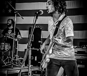 Top 3 Cheap Bass Guitars Under $100 (For Beginners) - Perform Wireless