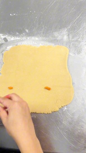 17K views · 104 reactions | These adorable cat cookies by @emedeemilia are purr-fection!  She used ENCO Colors to paint the dough itself — proof that our Food Coloring Gels don’t just shine on icing, they work beautifully right in your dough too.  #encofoodcolor #encogelcolors #cakedecorating #buttercreamart #halloweendesserts #bakingwithcolor #edibleart #decoratingcakes #halloween | ENCO USA | Facebook