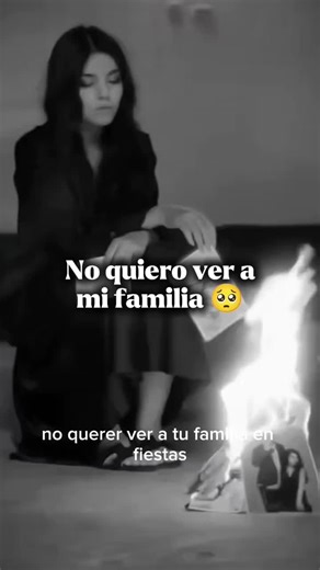Sanar no siempre es volver. A veces sanar es elegirte, poner límites sin explicaciones y dejar de sentir culpa por cuidarte. ✨ Pequeño ejercicio Antes de estas fiestas, preguntate en silencio: — ¿Voy desde el amor o desde la obligación? — ¿Mi cuerpo se expande o se contrae con esta decisión? Tu cuerpo siempre dice la verdad. Si estas fechas te remueven más de lo normal, no es la Navidad… es lo que todavía está pidiendo ser sanado. 👉 En el link de la biografía te acompaño con una guía profunda p