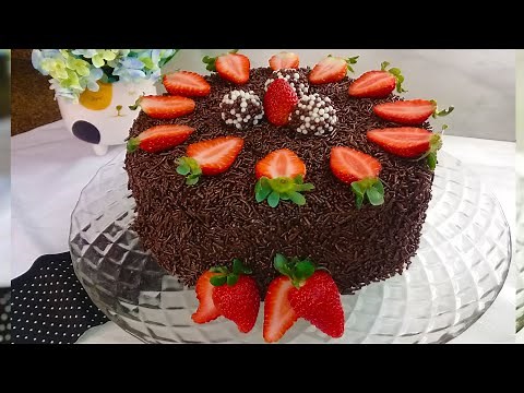 How to make a last-minute birthday cake! Chocolate Fudge Cake - Super easy. No pressing required!