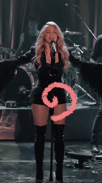 Shakira - Addicted to You Lyrics