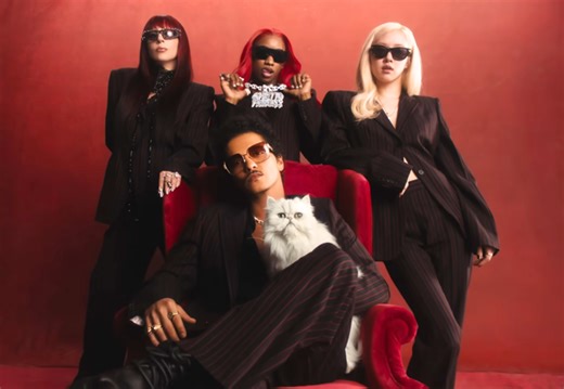 Bruno Mars busca un tercer éxito en Billboard con ‘Fat, Juicy & Wet’