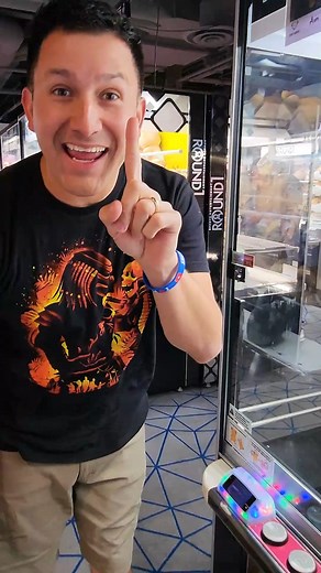 How a Professional Wins from a Claw Machine! #winning #clawmachine #arcade | Plush Time Wins