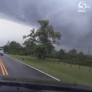 🌪TORNADO CAUGHT ON CAMERA! KOCO First Alert Storm Chaser Stephen Jones captured this video of a tornado developing earlier on Wednesday near Okemah, Oklahoma. https://bit.ly/2YJwphc | KOCO 5 News