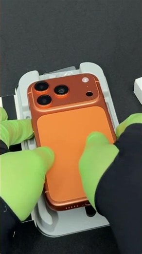 iPhone 17 Pro Cosmic Orange Quick Unboxing
