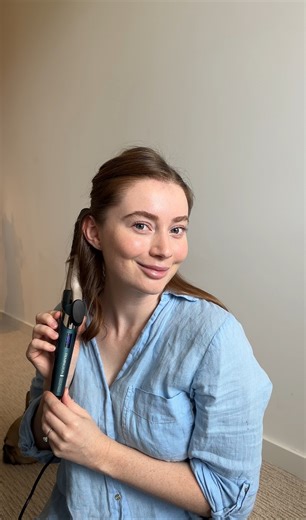 Create natural, voluminous curls with the Advanced Coconut Therapy Curling Tong. ❤️ Integrated Heat Sensor ❤️ Advanced Ceramic Coated Barrel ❤️ Enriched with Micro-Conditioners infused with Coconut and UV Filters Style your way to healthy-looking hair. AU: https://bit.ly/REMINGTON-ACT NZ: https://bit.ly/REMINGTON-ACT-TONG-NZ | Remington Australia & New Zealand