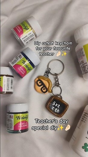 cutest DIY keychain for your favourite teacher 🤌🏻✨ #teachersday #diy #giftideas #farewell #school