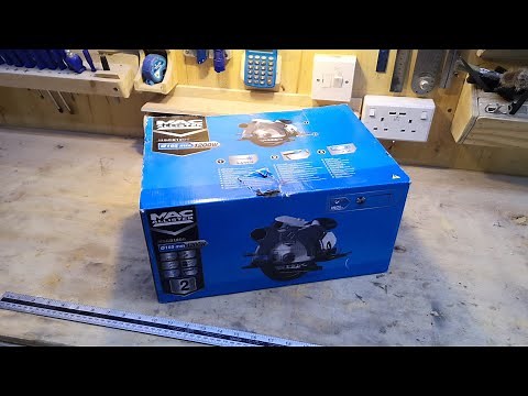 Circular saw unboxing Mac Allister from B and Q