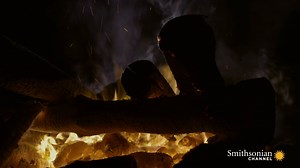 A scientist sets about to recreate a Stone Age funeral pyre. Astonishingly, and using nothing but resources from that era, the makeshift pyre achieves the same high temperatures as a modern crematorium. Secrets Unlocked: Stonehenge Mystery airs at 10 PM. #25DaysOfGetaways | Smithsonian Channel