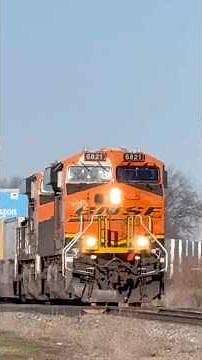 #bnsf z-ptlchc4-25 portland, or - cicero, il intermodal passes through waterman, il￼ 03.28.26