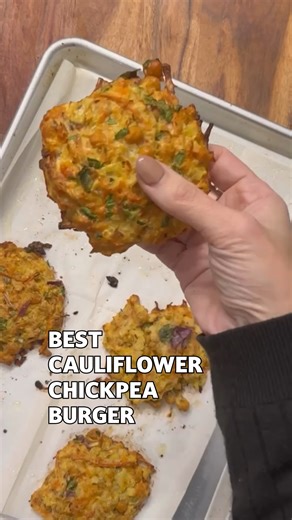 Sarah M Lasry - EASY RECIPES & TRAVEL on Instagram: "Cauliflower Chickpea Veggie Burger - the best veggie burger recipe Ive ever made. And I don’t say that, lightly! Super easy to put together, and makes 12 large burgers. I freeze these and pull them out for dinner, lunches and what I am taking on the plane with me tomorrow for our winter break. Did I mention, they are also absolutely delicious? Here’s the recipe. Try it and please let me know in the comments what you think- this is Tunie B’s fa