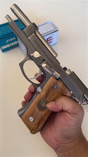 The Ultimate Classic: Incredibly Realistic Beretta 92FS Airsoft Replica #Pistol #Tactical #GunsDaily