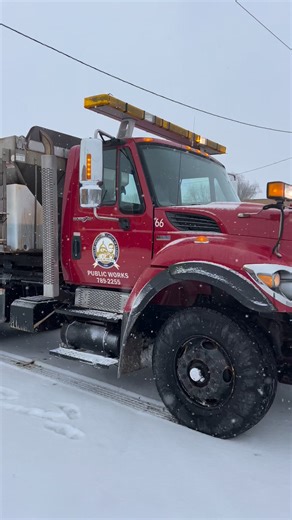 City of Springfield snow removal crews will be working around the clock to ensure roads are safe for travel. Reminder the Snow Emergency will be in effect until Monday, January 26 at 12:00 p.m. Please ensure all vehicles are removed from emergency snow routes. Drivers are reminded to watch for snow removal crews and allow them room to do their work. Lincoln Library, The Public Library of Springfield, IL City Water, Light and Power (CWLP) Visit Springfield Springfield Illinois Fire Department Spr