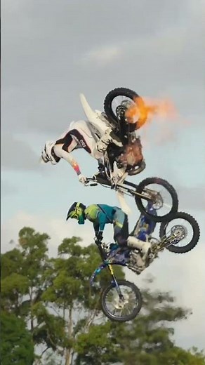 Amazing Stunt Of Trail Bike #stuntriding #motorcyclestunts #trailbike #sportbike #bikestunts