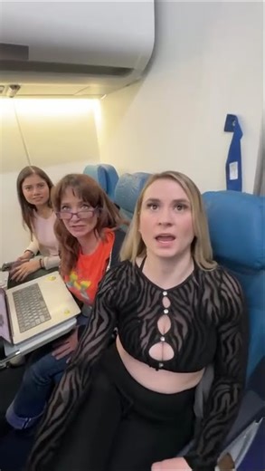 Flight attendant got caught with a passenger in the plane bathroom! Part 1🤔🤨