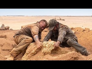 Беден мъж случайно открива над 500 кг злато насред пустошта!