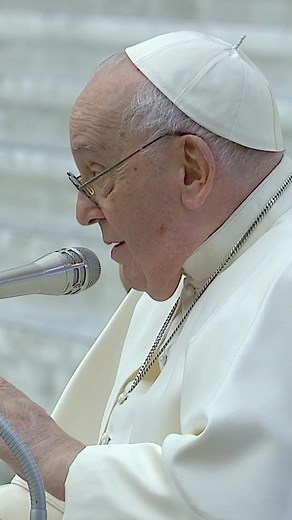 Pope Francis meets with priests participating in a conference on clerical education. “Always forgive”, the Pope told them. He also expressed his gratitude for everything that the priests do to serve the people of God in their dioceses around the world. | Vatican News