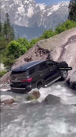 Toyota SW4 subiendo la montaña – Off Road extremo en Argentina 🏔️ | 4×4