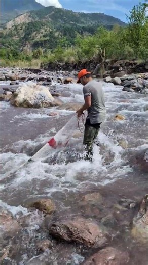 The net drops into Lake Towada, shattering its tranquility. Will the rainbow trout be startled by...