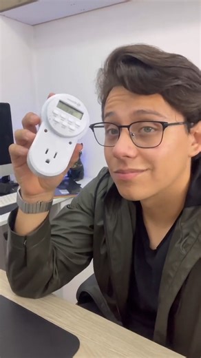 🎄 Automatiza tu espíritu navideño ✨ Programa tus luces o el árbol para que se enciendan solas con este timer digital. Ahorra tiempo, energía y disfruta la magia. 🎅 ¡Aprovecha 20% OFF y comparte con quien ama lo práctico! 👉 https://bit.ly/4oiJ46J Promoción válida en productos seleccionados del 28 de octubre al 20 de noviembre 2025 | Steren Colombia