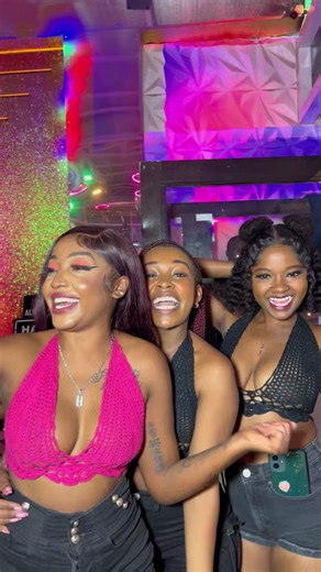 Nobody does it like the Al Capone crew! 🎶 Our beautiful hostesses are ready to make your night unforgettable. Whether you are here for the