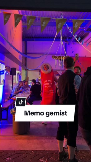 POV: Je hebt de memo gemist voor het persooneelsfeest bij EasyToys #easytoys #oktoberfest