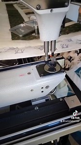 Sneaking in a bit of edge to edge machine quilting with my Statler Stitcher. But first, I love, love, love using the new @gammillquilting Approach spoon foot for edge to edge machine quilting. So I'm switching from my ruler foot to my spoon foot and changing needles. 🧡 Real time, this took about me about 2 minutes to change my needle and foot and Brad kept distracting me! 🤪😘 I like to use the GROZ-BECKERT 3.5 or 4.0 needles. Happy Friday friends! www.piecenquilt.com #GammillQuilting | Piece N