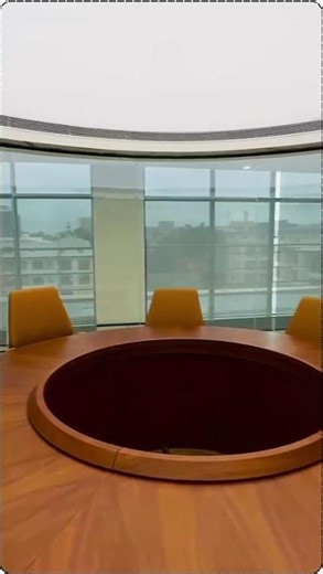 360 Degree Round Table Smart Glass Meeting Room