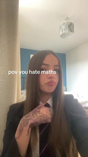 Drawing on hands is addictive I swr #creatorsearchinsights #drawing #art #henna #hennadesign #pendrawing #school #maths #hatemaths #relatable #outwood #doodles #patterns #fyp