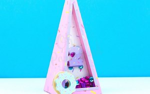 How to make a Pyramid Box - Shaker favor box
