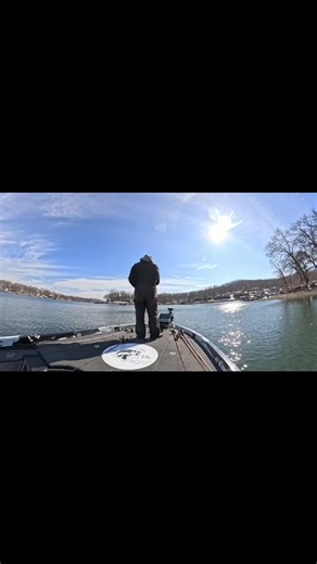 Winter Time Bassing on Lake of the Ozarks #lakeoftheozarks #daveholbrookfishing