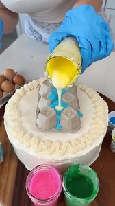 Eggs transform cake This original video was produced by Network media LLC Productions and Juliette Electrique | Creative Crafting