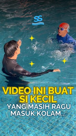 🗣️ “Padahal anak saya udah bisa berenang kok… tapi kenapa tiap ke kolam dalam masih takut ya?” • Kalimat ini sering banget kita denger dari para orang tua. Karena memang banyak yang mikir — kalau anak udah bisa gerak di air, berarti udah “bisa renang.” • Tapi faktanya, bisa gerak di air itu belum tentu punya kontrol dan percaya diri penuh di air. • Di The Swim Starter, kami sering lihat anak-anak yang secara teknik sudah bisa, tapi masih ragu saat harus menghadapi situasi yang lebih menantang —