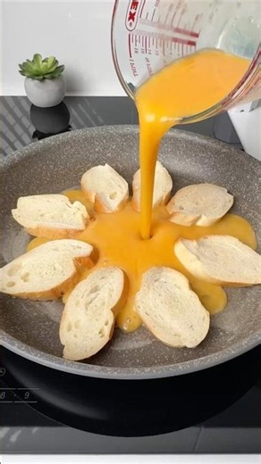 THE EASIEST BREAKFAST WITH JUST A FEW SLICES OF BREAD!