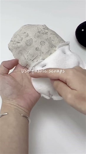 Hop into Easter with this cute bunny pouch! #sewing #easter #eastereggs #easterbunny #sewingtutorial