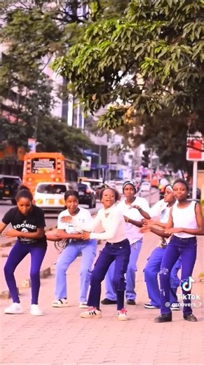 Utatoa wapi stress after kuwatch hizi moves 🔥🙏 #dance #trending #music