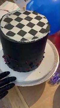 Make a FNAF cake with me! #fnaf #fivenightsatfreddys #cake #birthdaycake #bakewithme #cakevideos